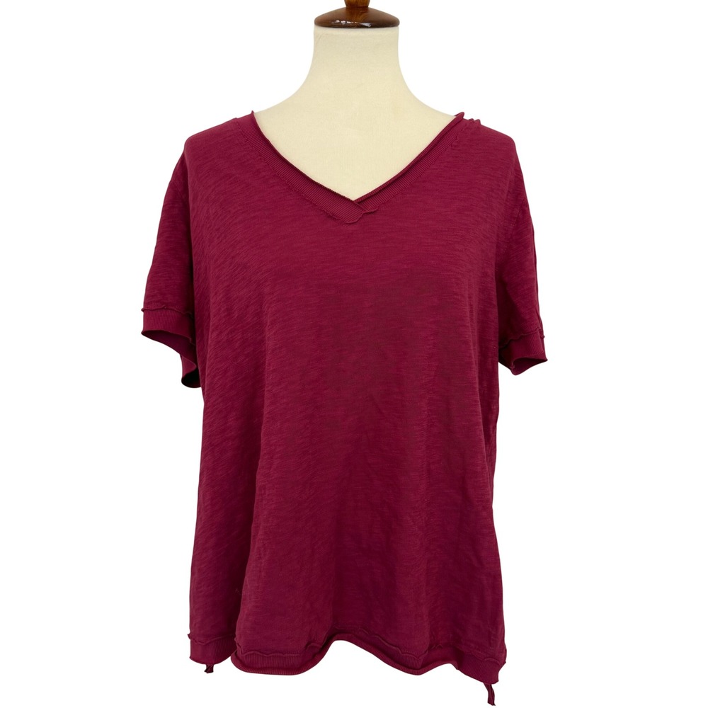 NWT PROJECT SOCIAL T V Neck Distressed Hem T‎ Shirt Berry Red Size M 100% Cotton